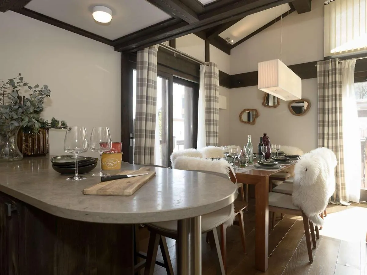アパート Duplex De 120 M² A Courchevel 1650, Pour 8 Pers., Centre Station, Proche Pistes Avec Cheminee Et Parking - Fr-1-631-161アパートメント